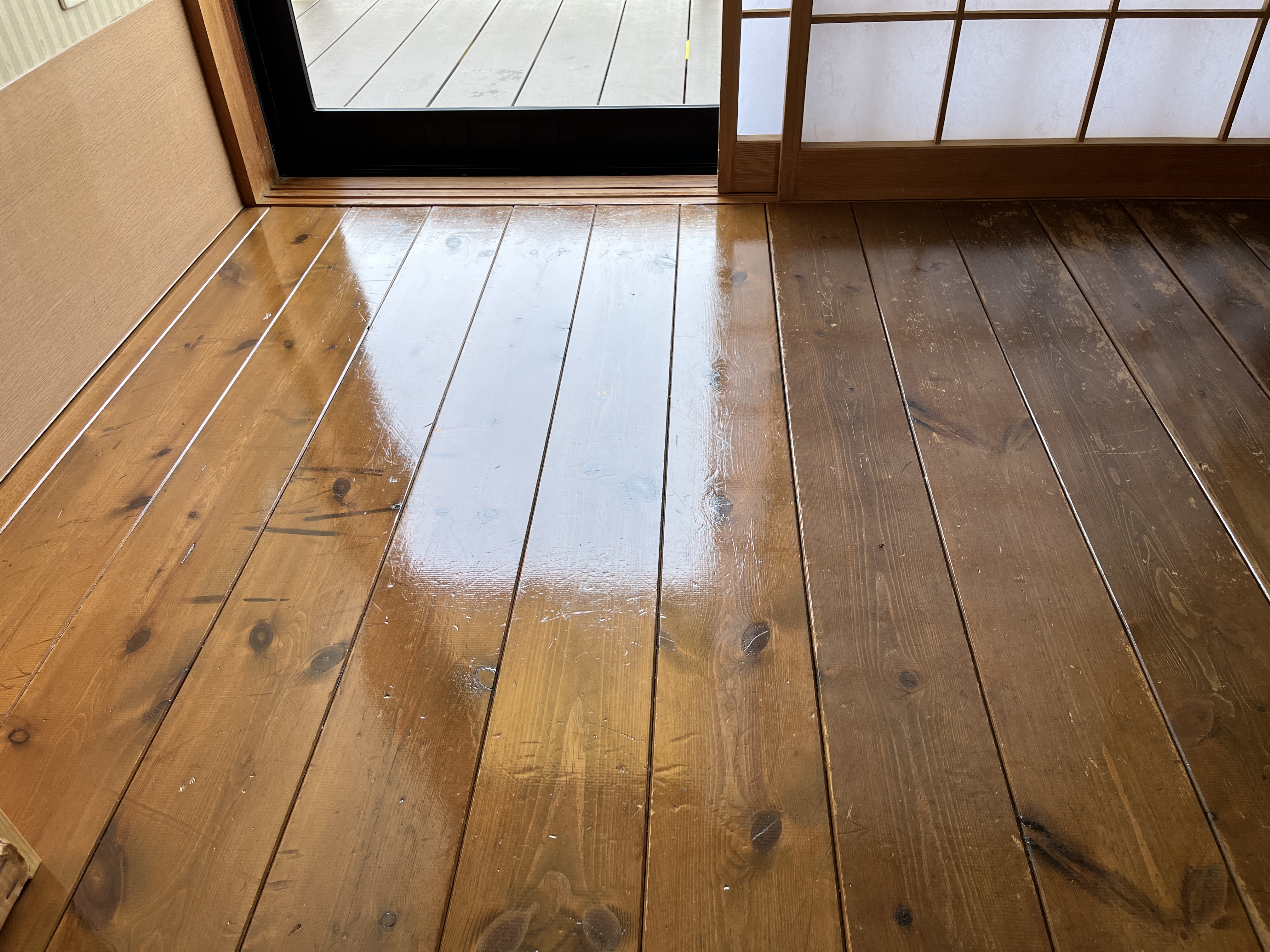 お部屋の清掃・ワックスがけ